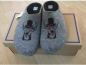 Preview: Tofee Herrenhausschuhe Pantoffel Latschen Socken Hüttenschuhe Hausschuhe Grau Elch mit Lupe
