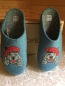 Preview: Tofee Damenhausschuhe Pantoffel Latschen Socken Hüttenschuhe Hund mit Mütze hellblau