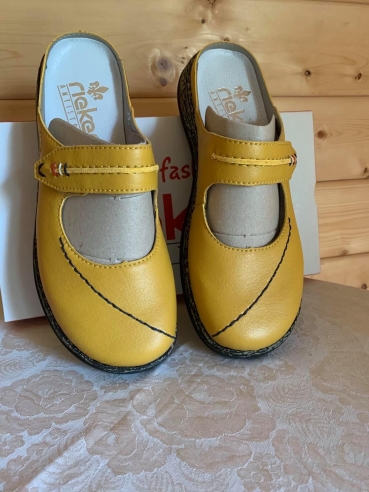 Rieker Sabot Clogs Damenschuhe Hausschuhe Pantoffel Pantolette Sandalette senf mit Riemchen